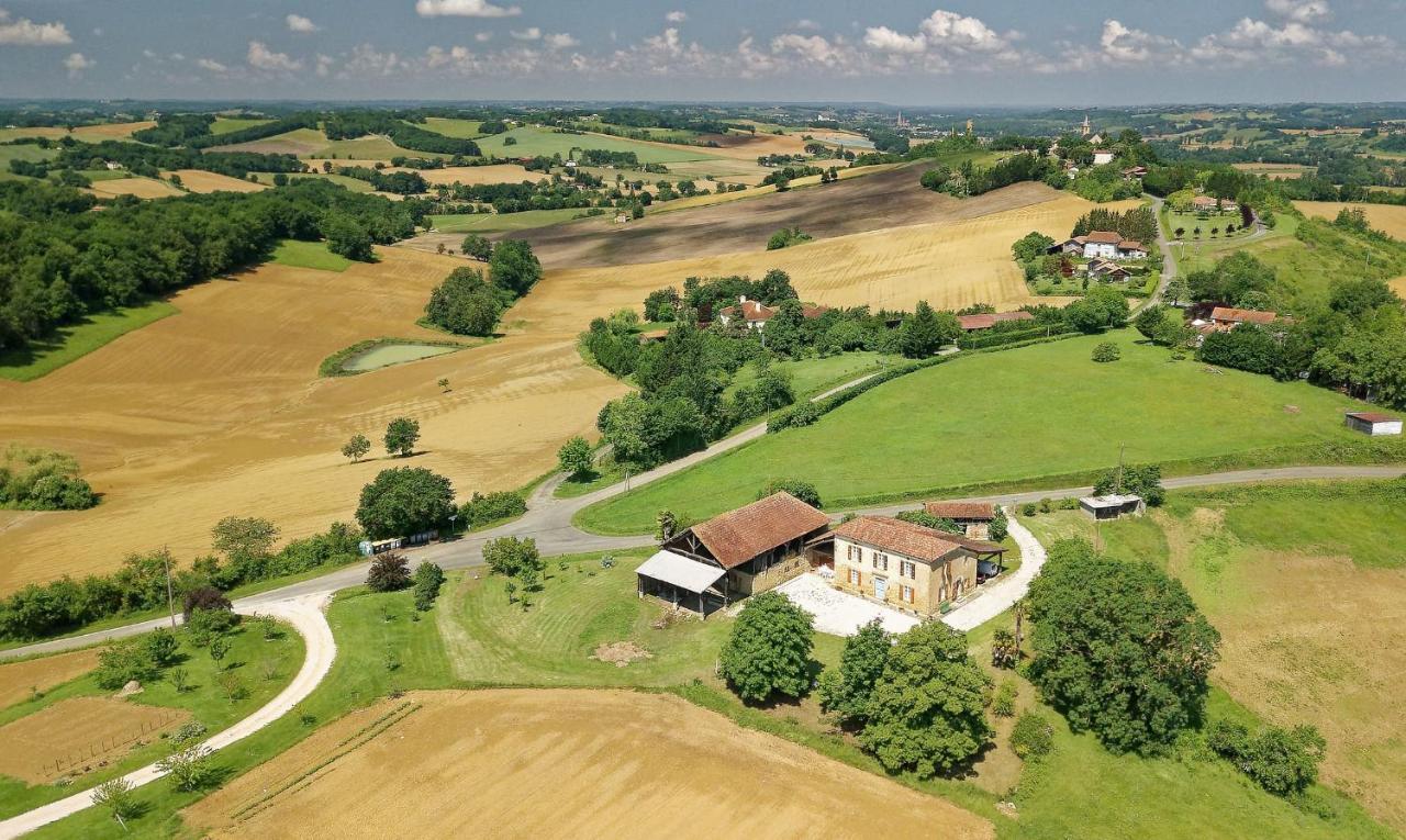 Le Guitou Villa Monlezun Bagian luar foto