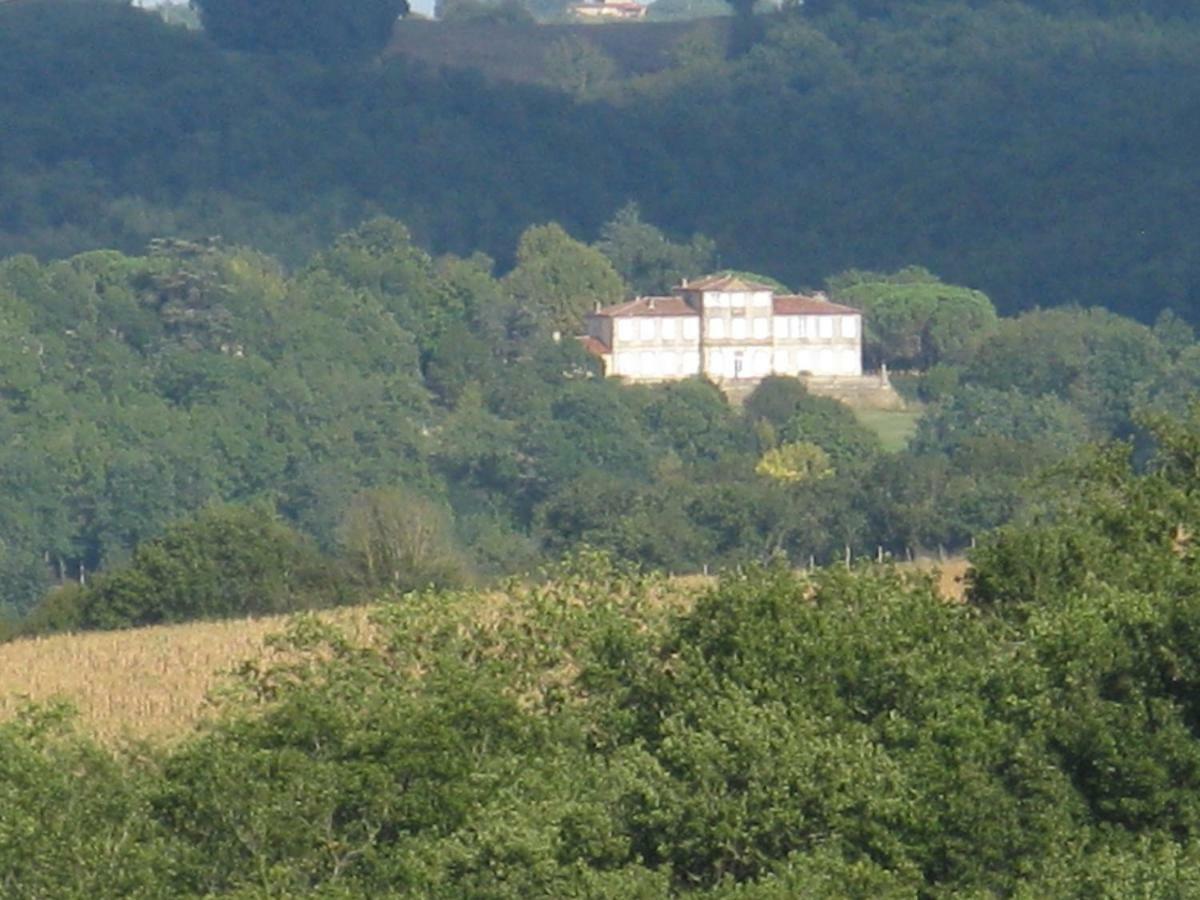 Le Guitou Villa Monlezun Bagian luar foto