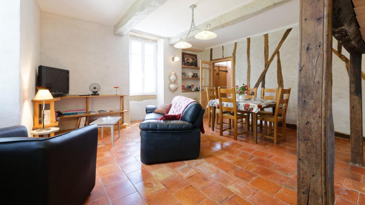 Le Guitou Villa Monlezun Bagian luar foto